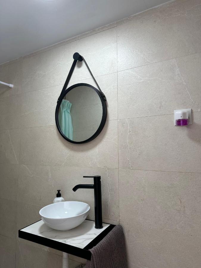 Malaga Inn Apartaments Екстер'єр фото